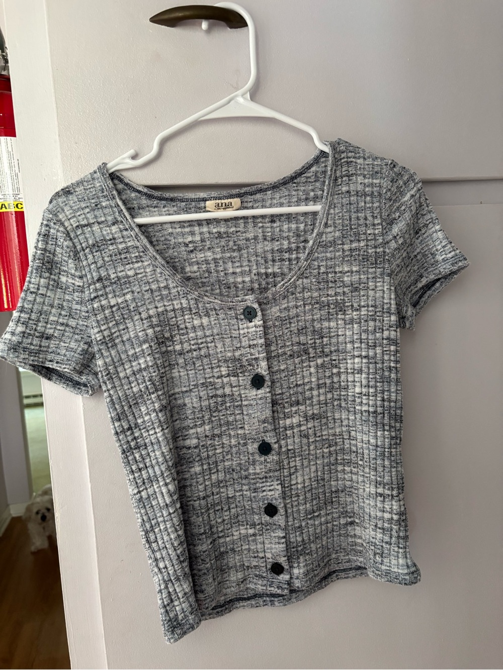 a.n.a Gray Heathered Short Sleeve Button-Front Top